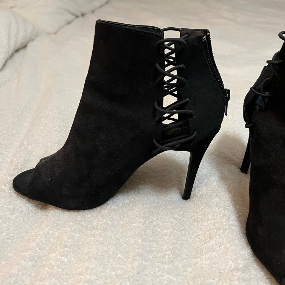 Anne Michelle black heels